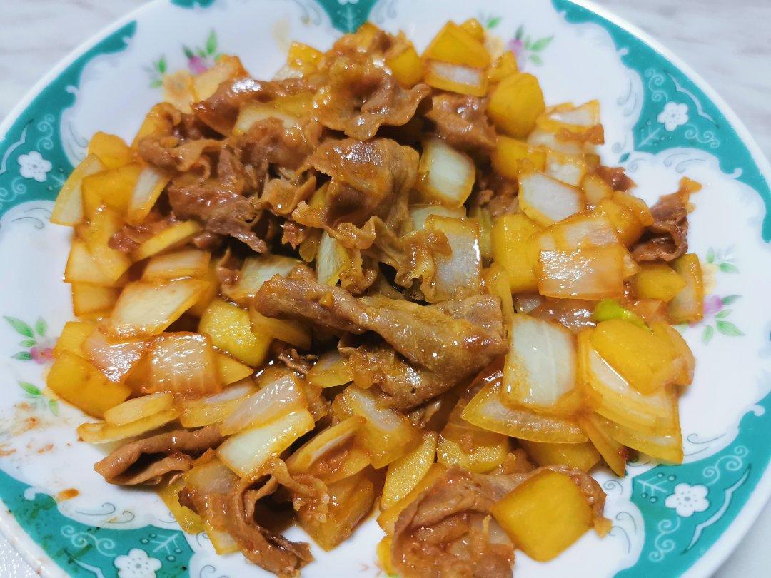 好吃到舔碗底的土豆肥牛拌饭