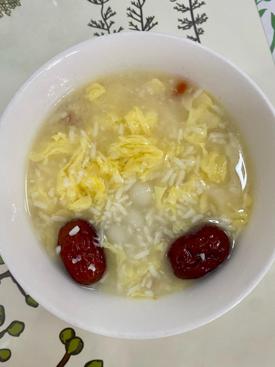 驱寒暖胃的酒酿小圆子，口感糯叽叽的