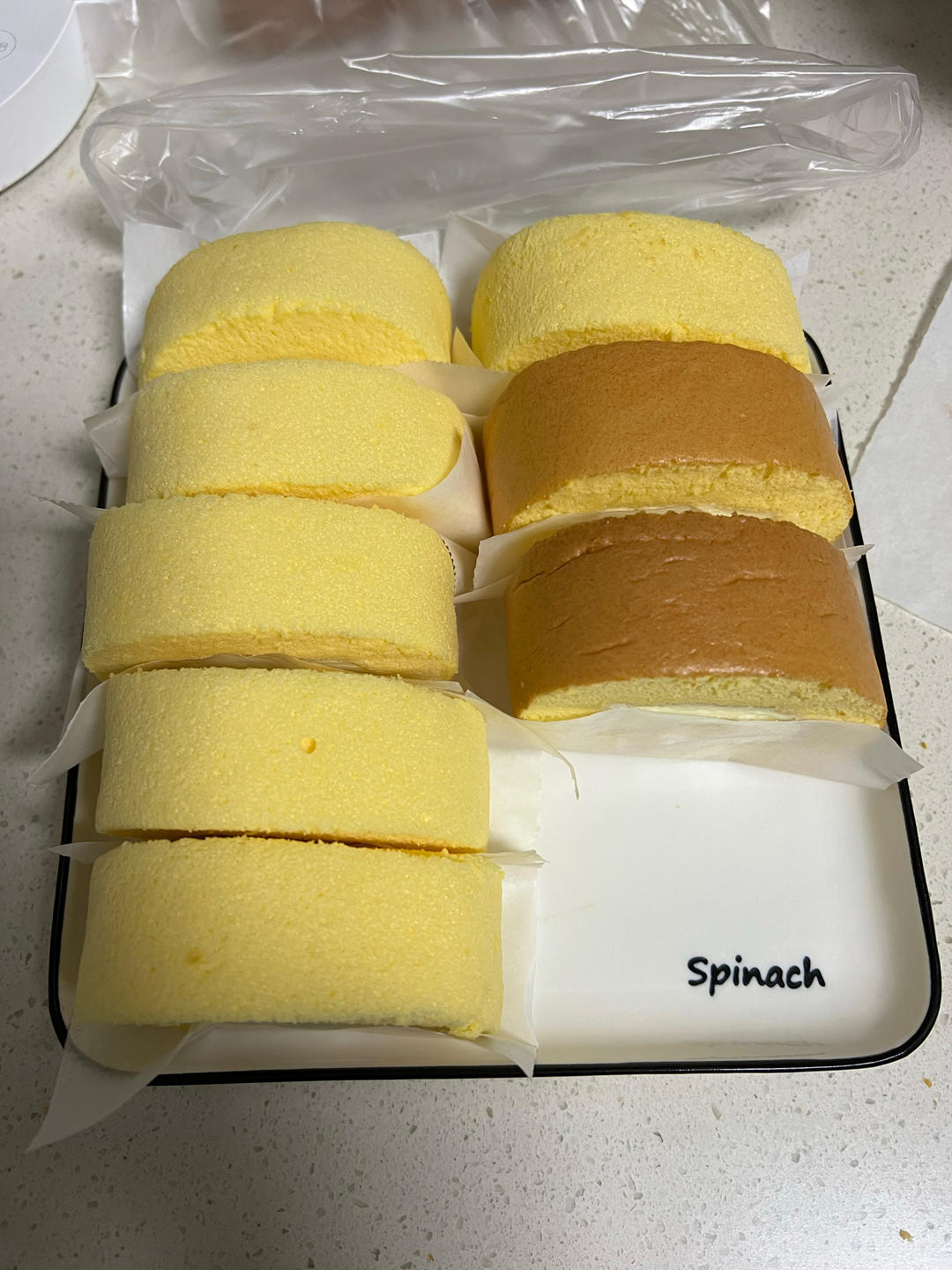 超详细的瑞士卷奶油蛋糕卷原味蛋糕卷的制作方法 饱满不掉皮不开裂（附模具换算方法）