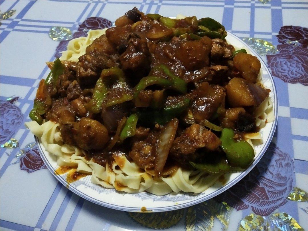 【大盘鸡】拌面最佳搭档，相信每个童鞋都喜欢吃的大盘鸡