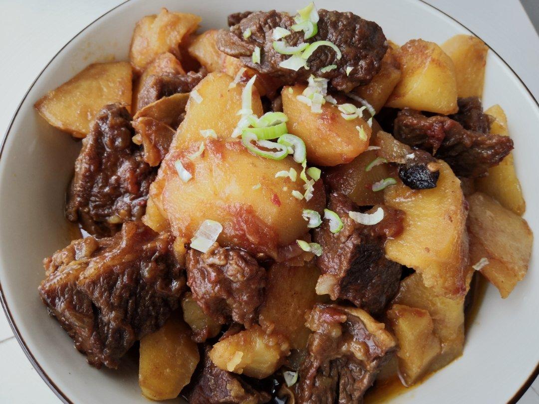 快手西红柿土豆炖牛肉