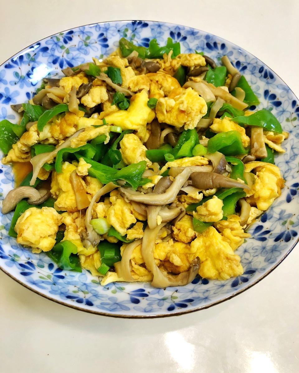 平菇青椒炒鸡蛋 好吃又营养的超快手家常菜