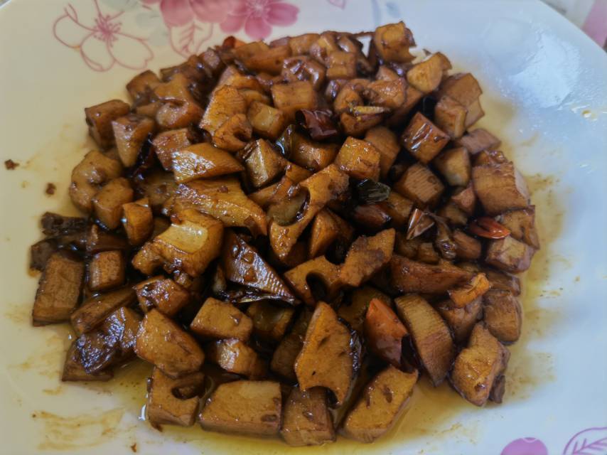 家常快手菜小炒藕丁真香