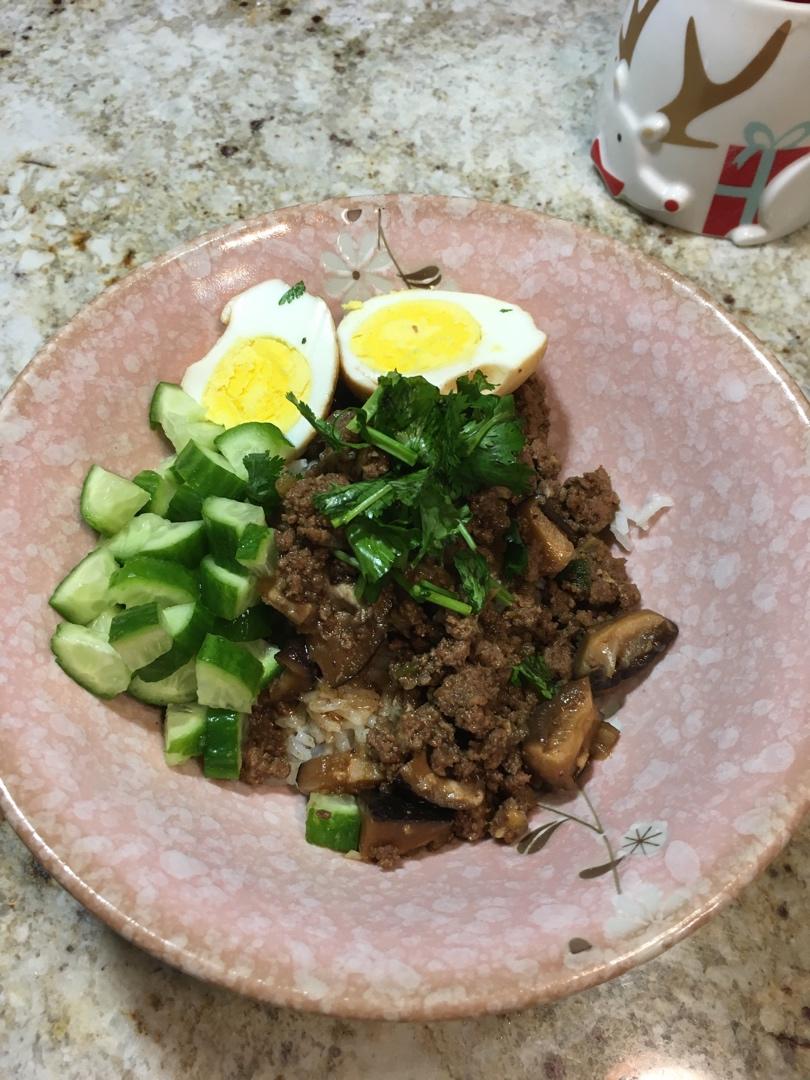 好吃到停不下来的卤肉饭