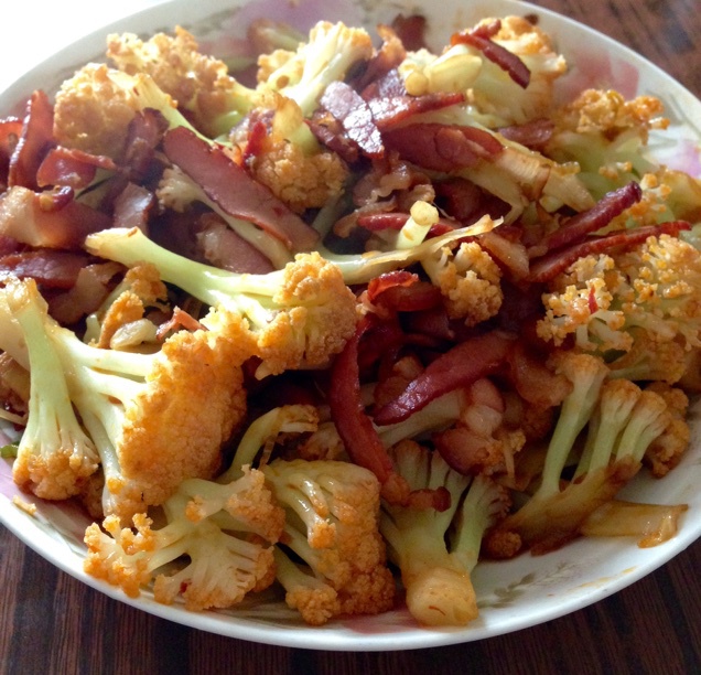 腊肉炒有机花菜