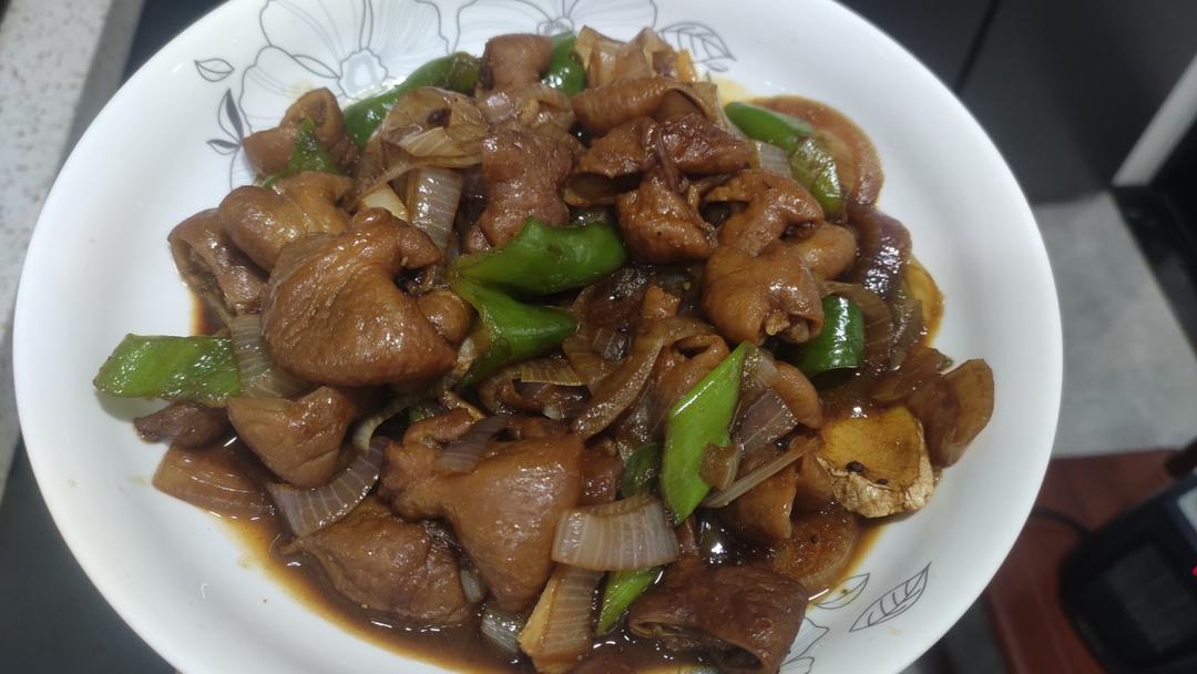 好吃到爆火爆肥肠