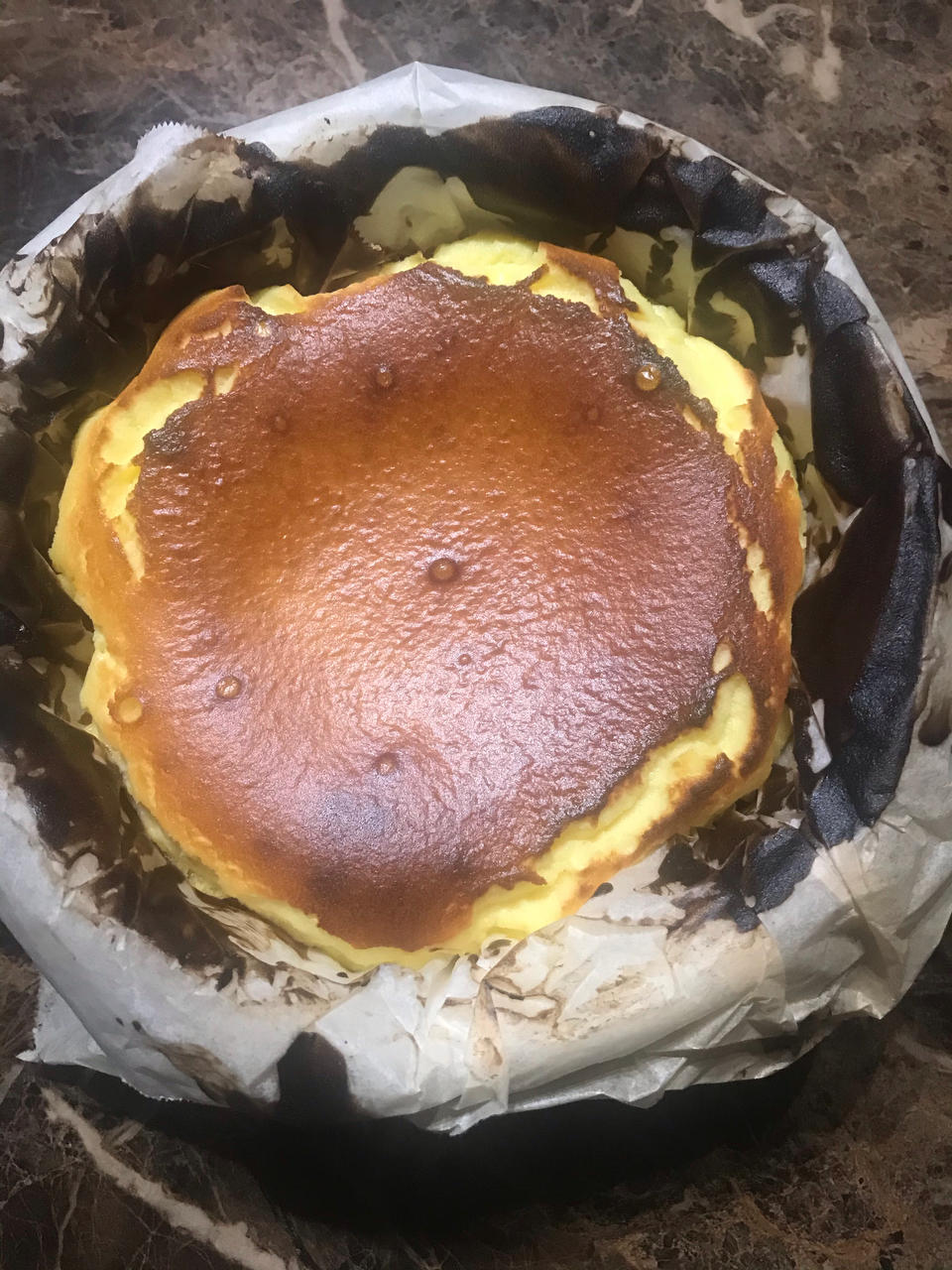 【原创】
零失败的下午茶-Basque巴斯克芝士蛋糕（消耗妙可蓝多奶油奶酪、雀巢淡奶油）