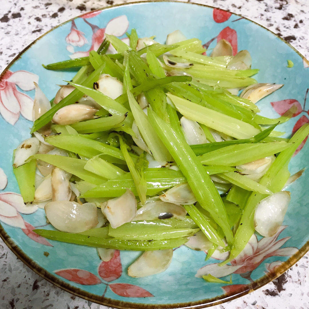 西芹炒百合