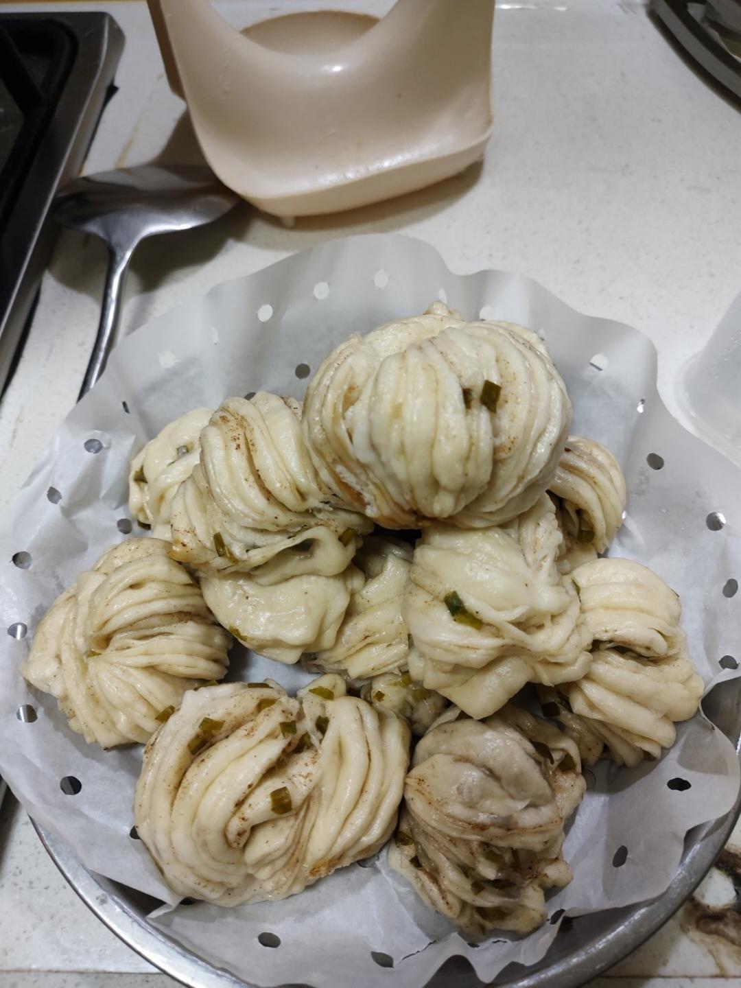 葱油花卷，一根筷子卷出漂亮的造型