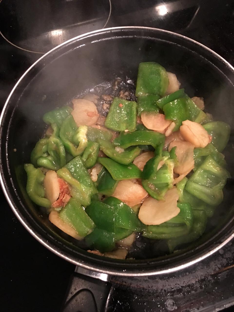 青椒土豆，素菜也可以香香的