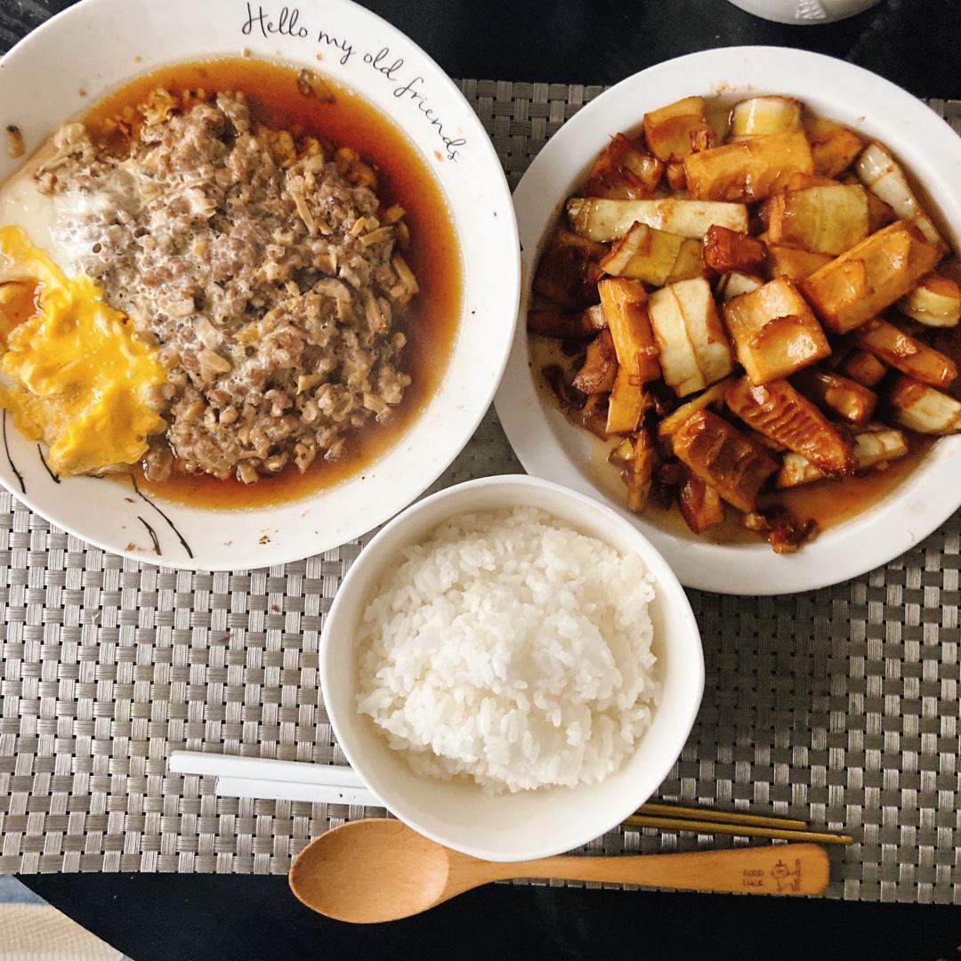 窝蛋香菇蒸肉饼