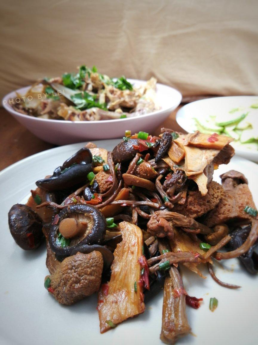家常菌菇炒肉片