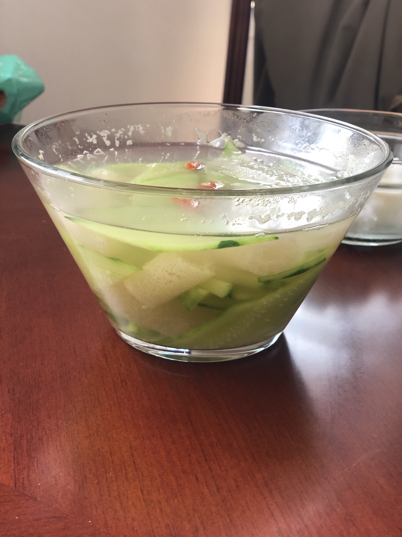 黄瓜竹荪枸杞汤
