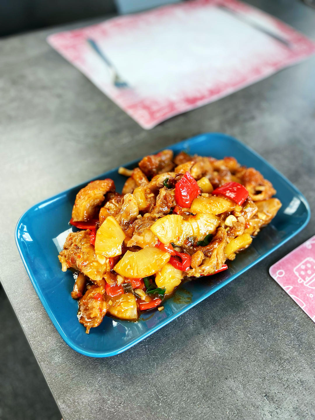 美味菠萝鸭片，酸甜开胃，口感非常丰富
