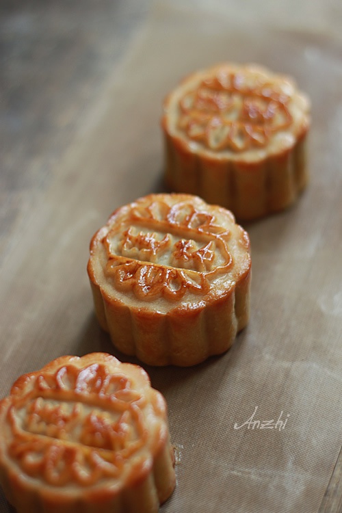 安之vivi做的广式月饼——蛋黄莲蓉月饼