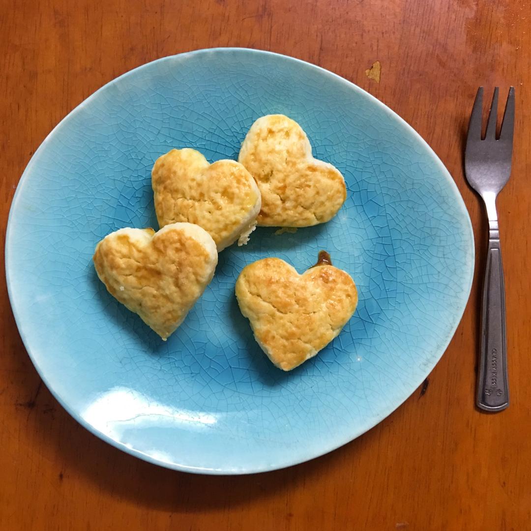 【视频】3分钟 奶油司康Scone(可能是世界上最快手的司康) 消耗淡奶油～