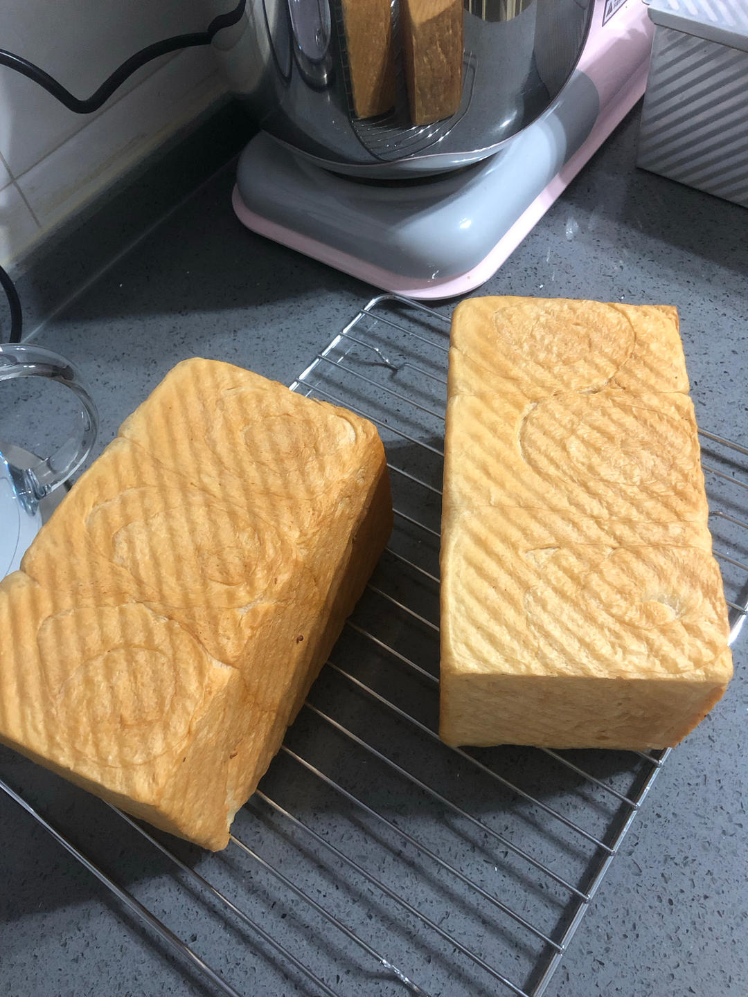 软到拿不起来的生吐司