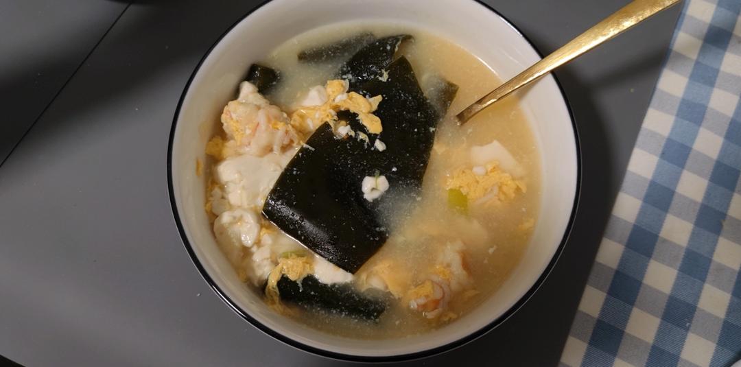 孩子增高汤 | 虾仁豆腐裙带菜汤