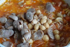 剩饭新吃法🍽辣味香肠蘑菇茄汁溏心蛋炖饭的做法 步骤8