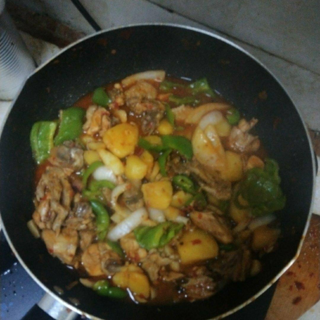 【大盘鸡】拌面最佳搭档，相信每个童鞋都喜欢吃的大盘鸡