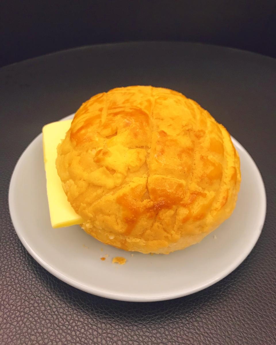 好吃到炸裂的港式菠萝包（附带制作酥皮的小视频）