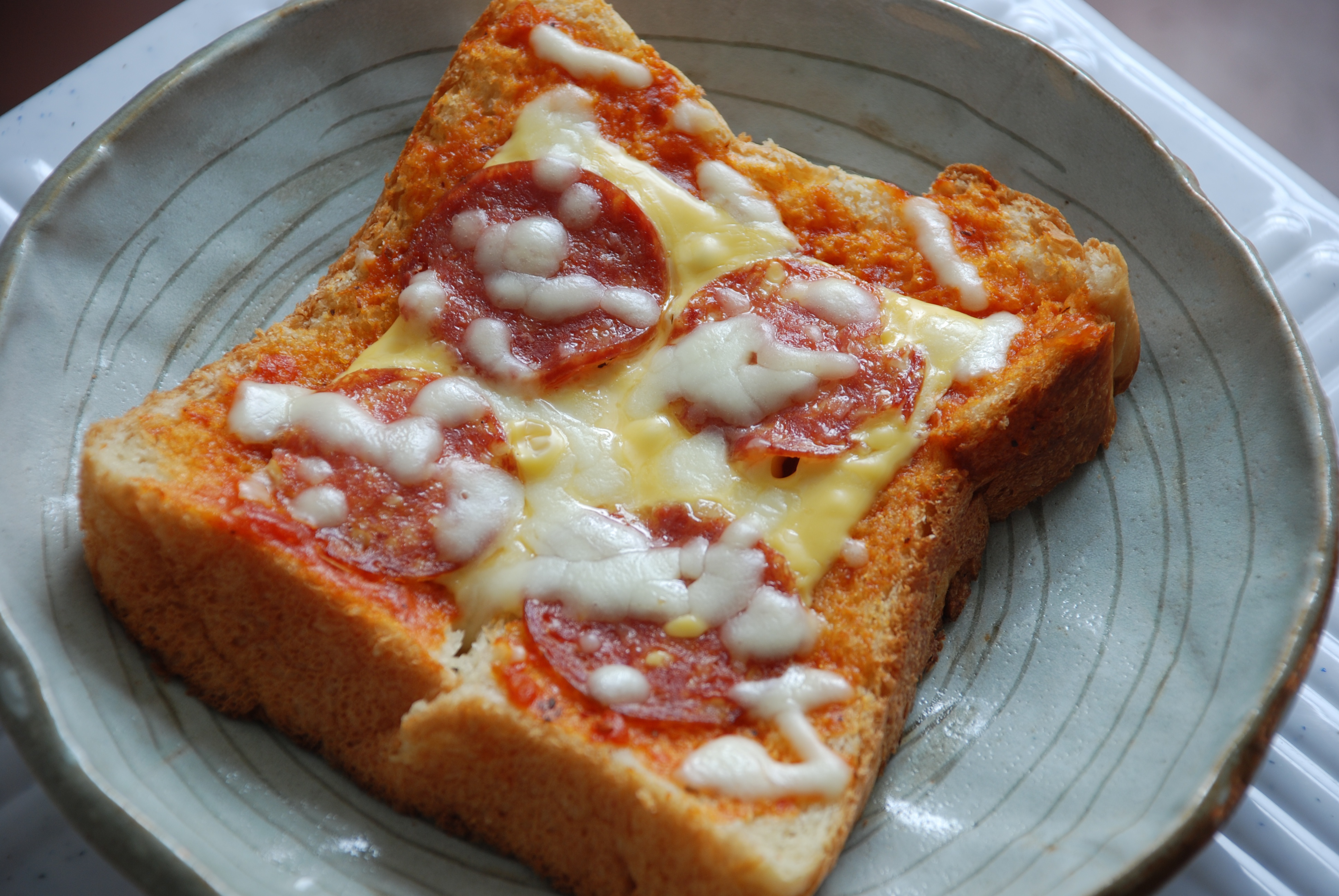 菠萝香肠吐司披萨(平底锅版)