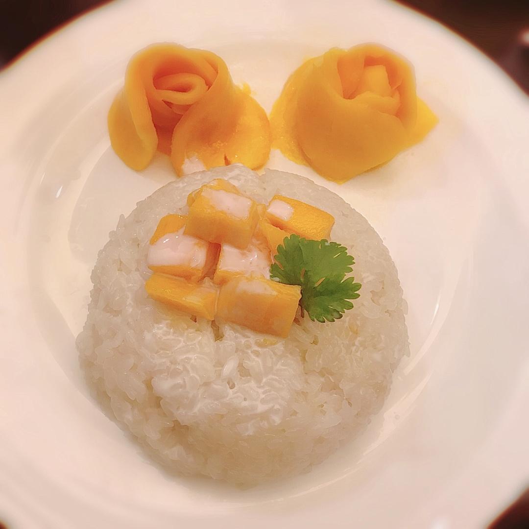 椰浆芒果糯米饭（附芒果玫瑰花做法）