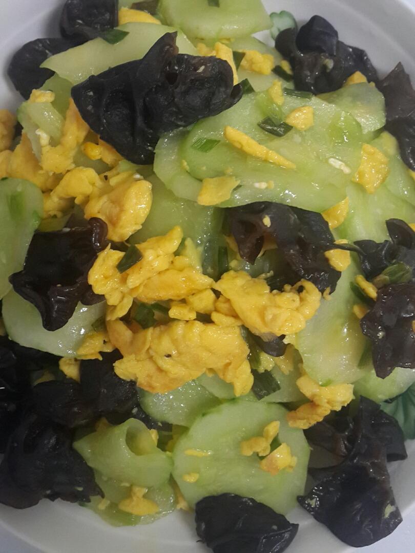 黄瓜木耳炒鸡蛋