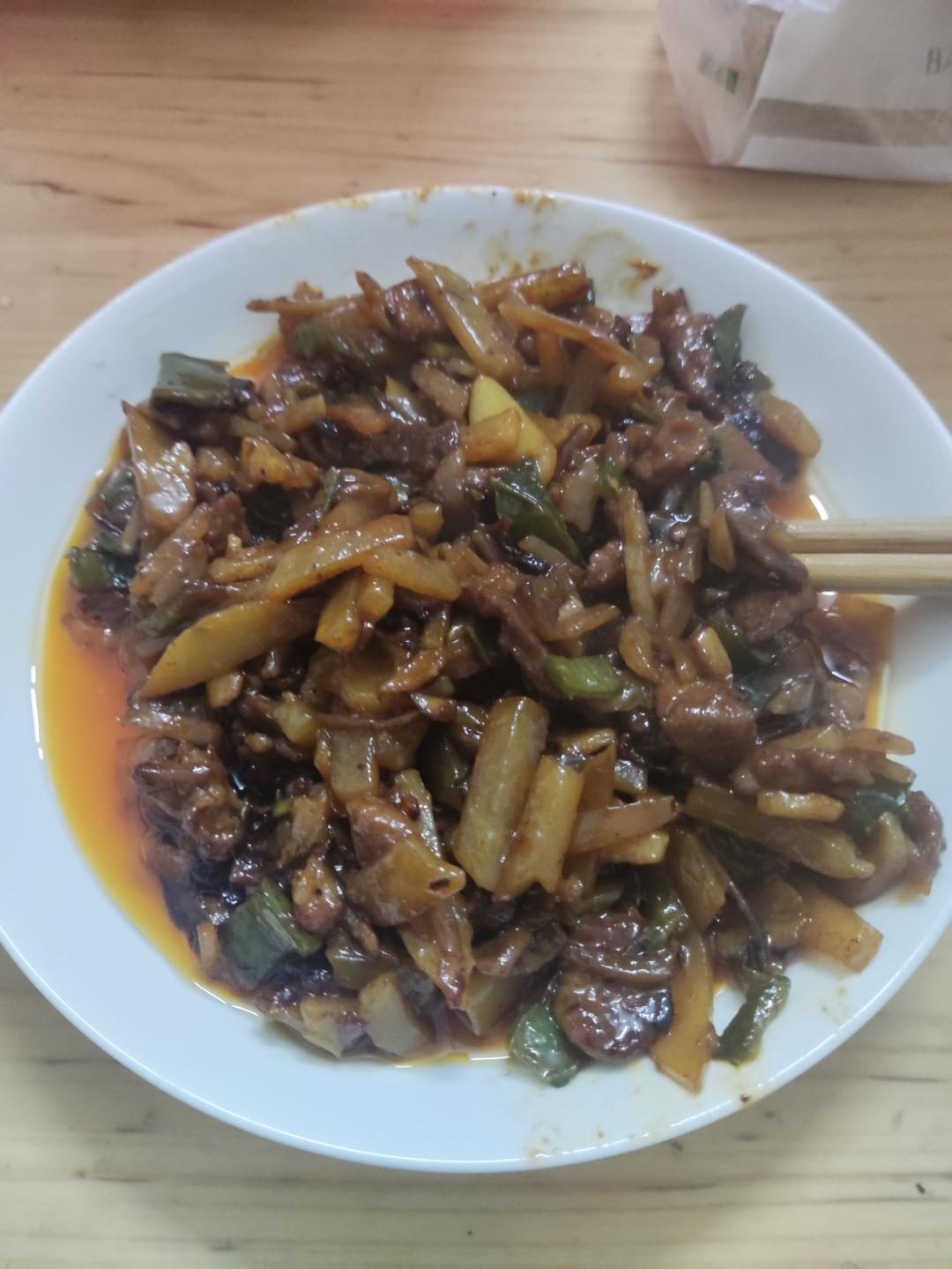 青椒土豆炒肉丝