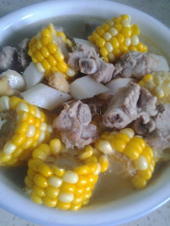 玉米山药杏鲍菇排骨汤的做法