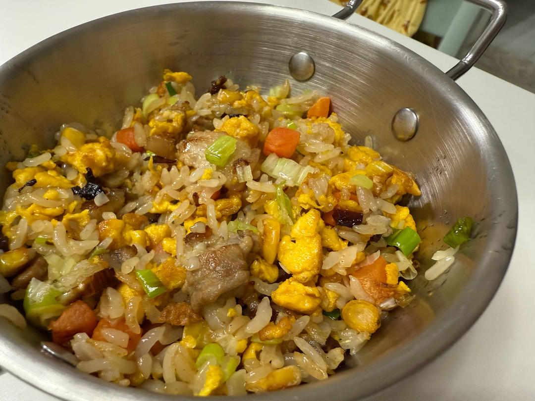 厨师长教你：“酱油炒饭”的家常做法，里面满满的小技巧，很受用