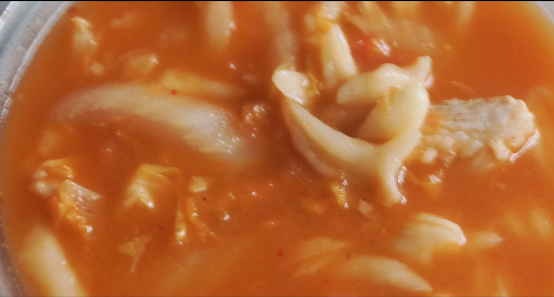 90后白领的29/365个小煮意#番茄泡菜汤面疙瘩的做法