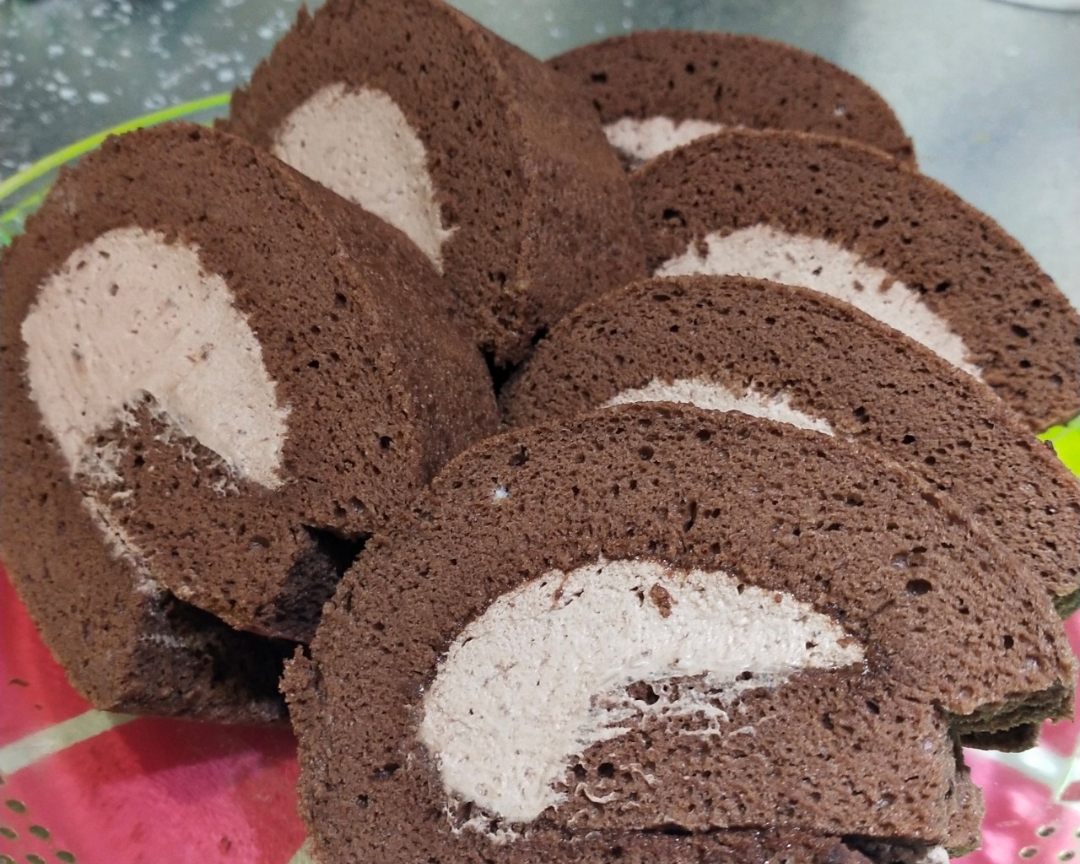 初学者毛巾面巧克力奶油卷蛋糕（可可粉，香草精）的做法 步骤26