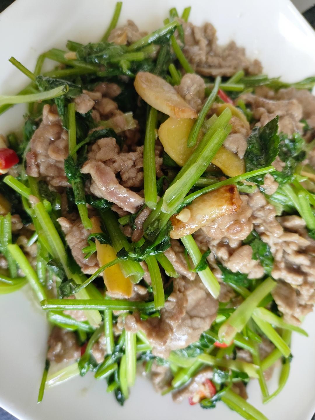 小炒黄牛肉，肉嫩味香！太好吃了简直是米饭杀手！