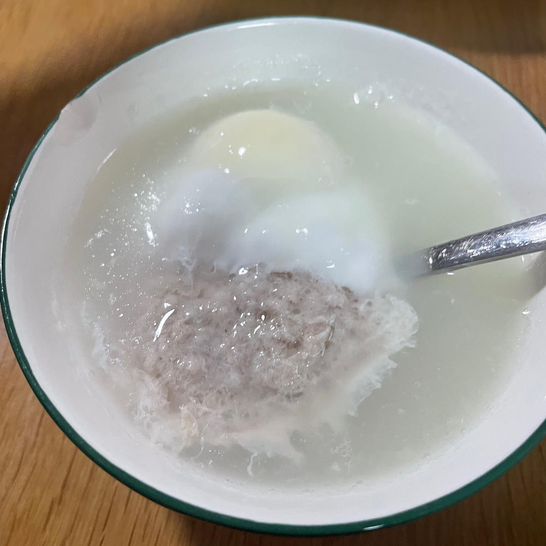 瓦罐鸡蛋肉饼汤