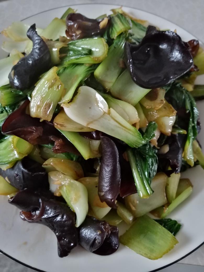 油菜炒木耳
