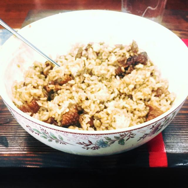 鸡皮酱油炒饭