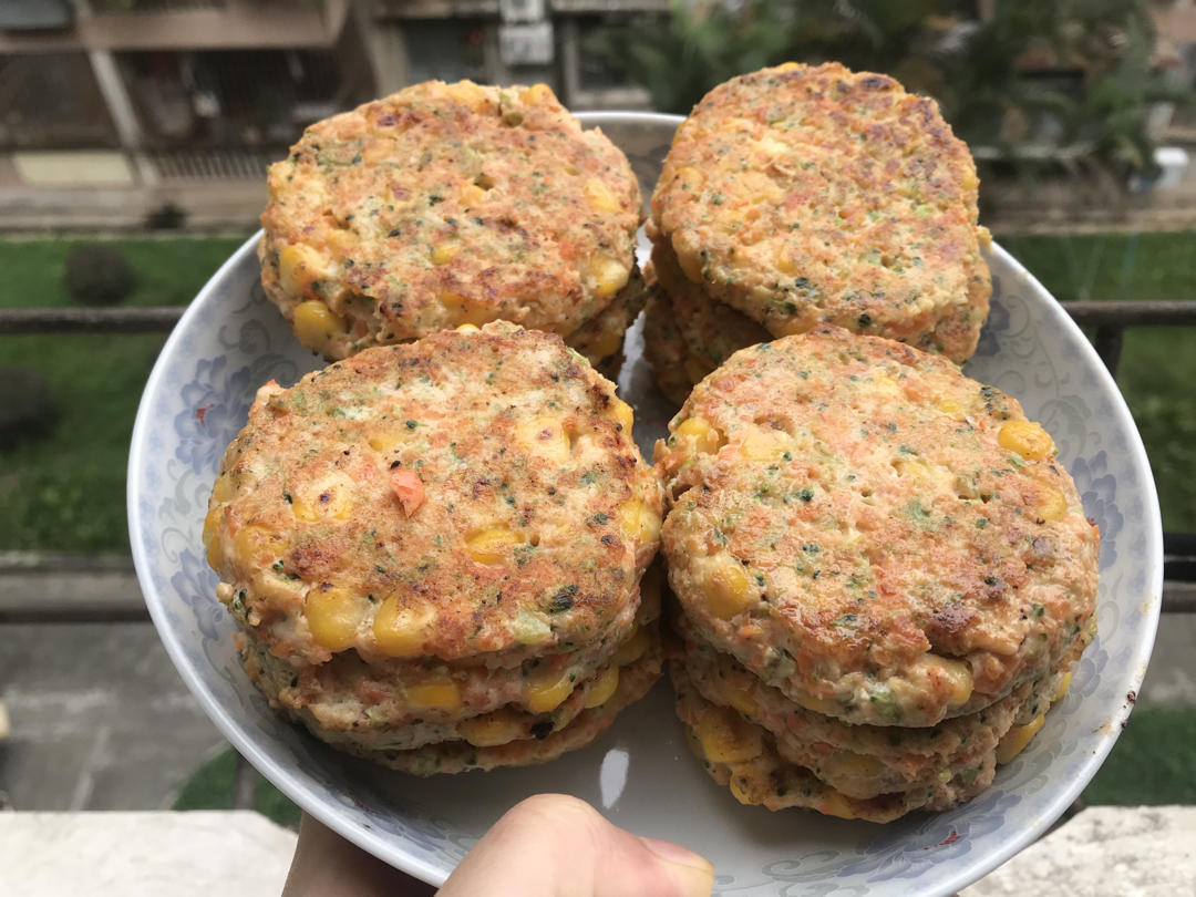 ㊙️低脂又饱腹的鸡胸肉时蔬饼，减脂餐！