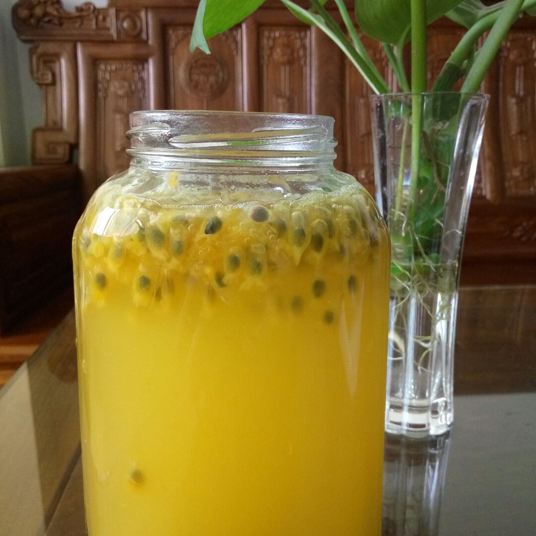 百香果的朴素吃法（百香果汁）