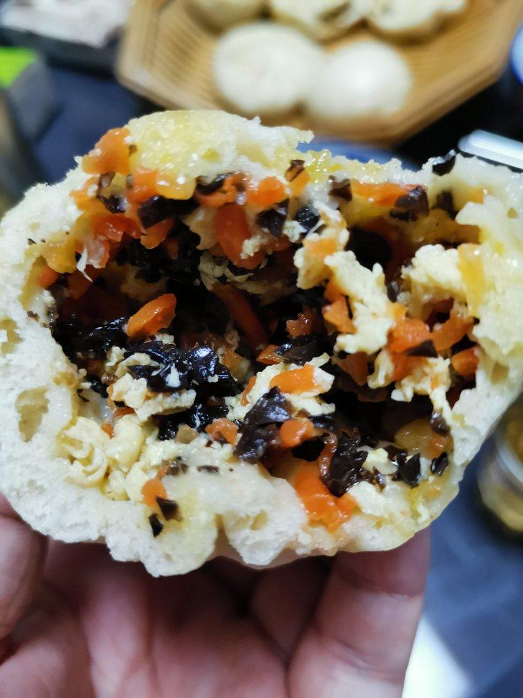 胡萝卜木耳鸡蛋素包子