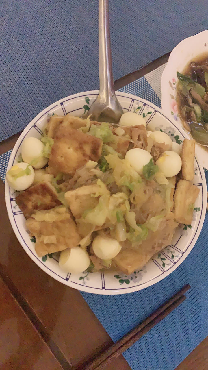 白菜三鲜豆腐煲