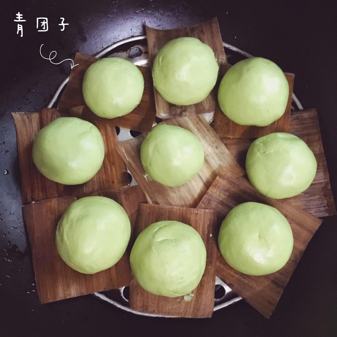 网红青团～～咸蛋黄肉松青团