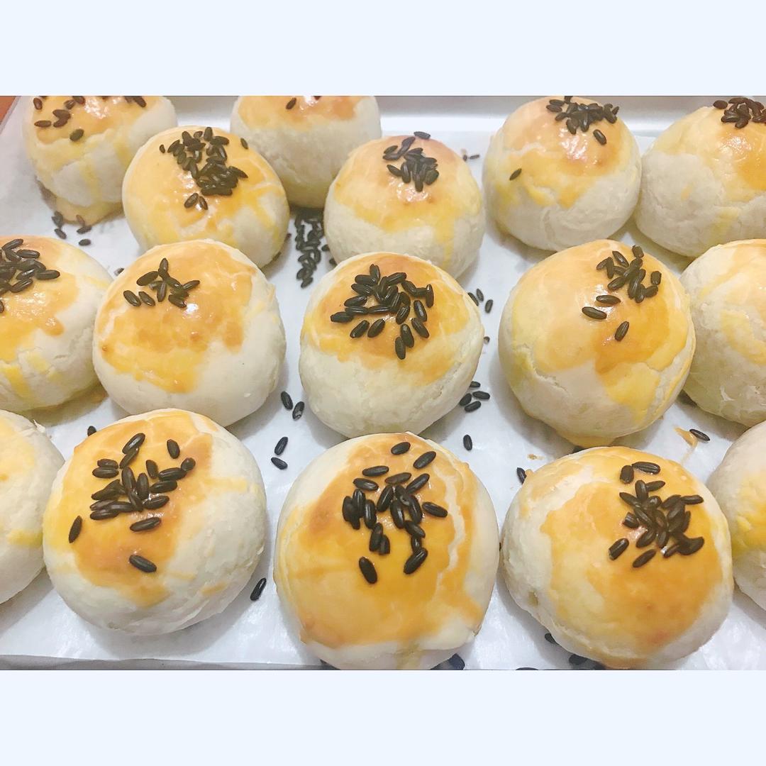 从炒红豆沙开始做蛋黄酥（视频）