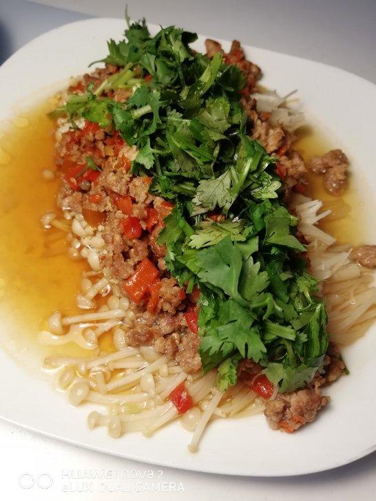 金针菇蒸肉
