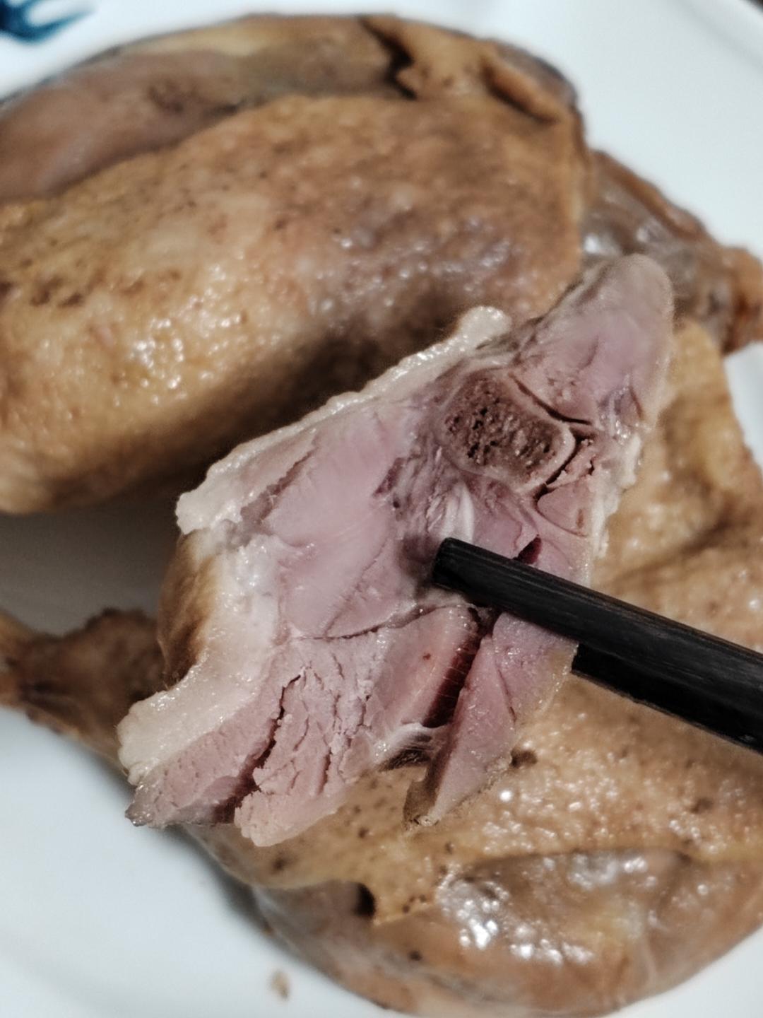 盐水鸭，不焯水，仅需一个小妙招，一只鸭腿足够有滋有味