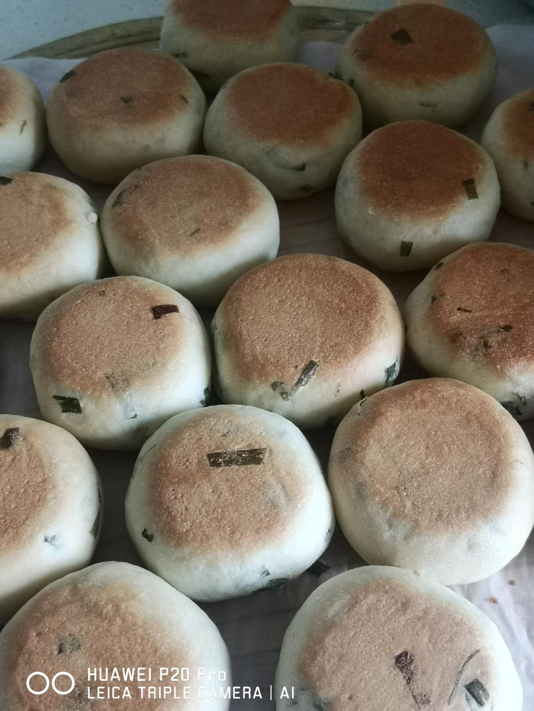 好吃看得见❗️满满的肉松‼️肉松香葱软皮饼