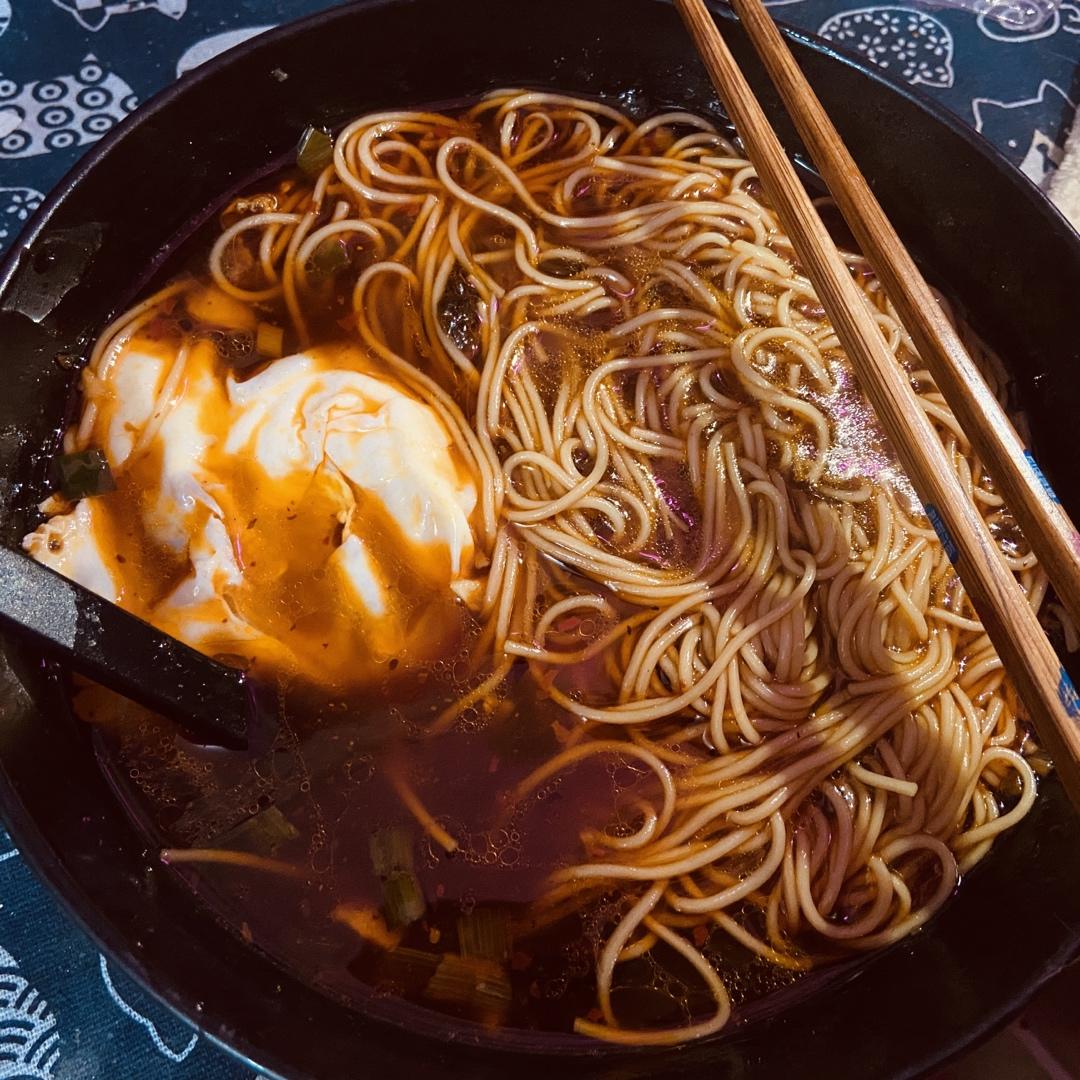 热汤面