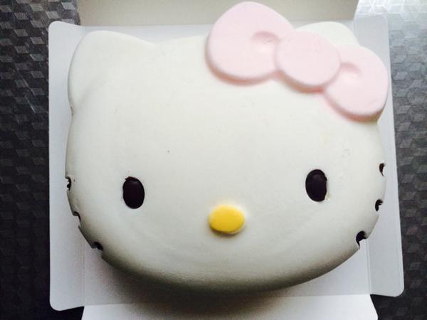 酸奶慕斯HelloKitty蛋糕