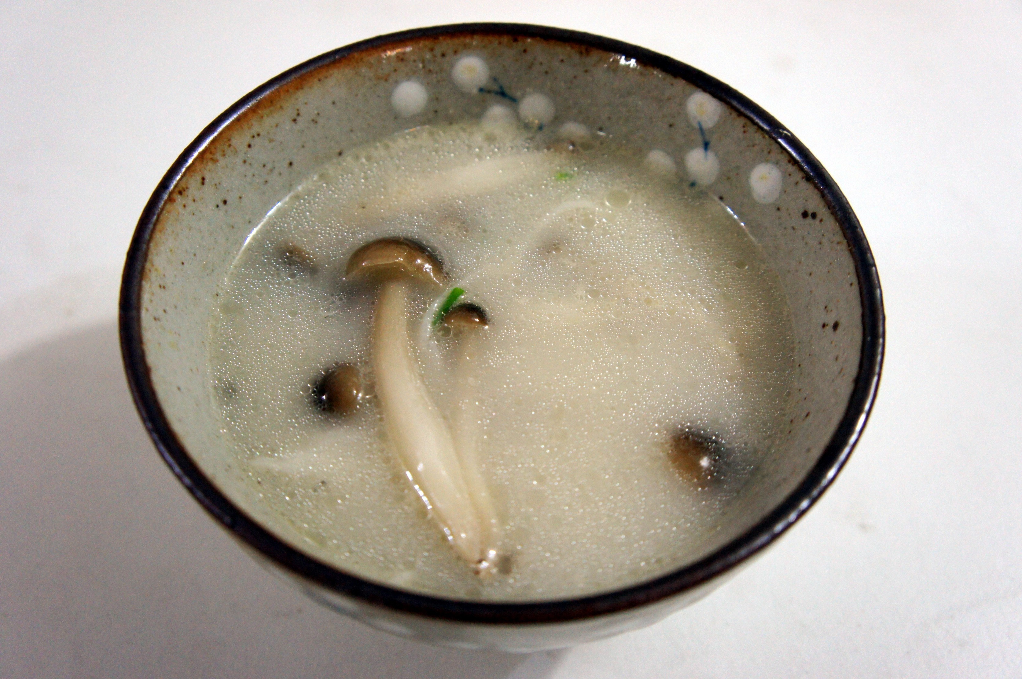 鲫鱼菌菇汤