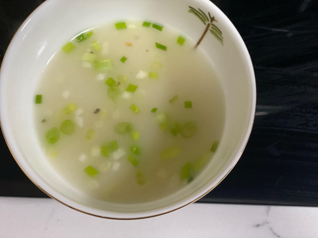 鲜浓鱼汤鲤鱼汤（鲫鱼汤）
